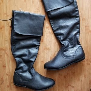 NWT Black Bongo tall flat boots